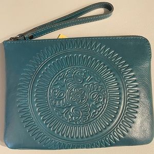 Patricia Nash Cassini Wristlet NWT BLUE CORAL includes Registration Card